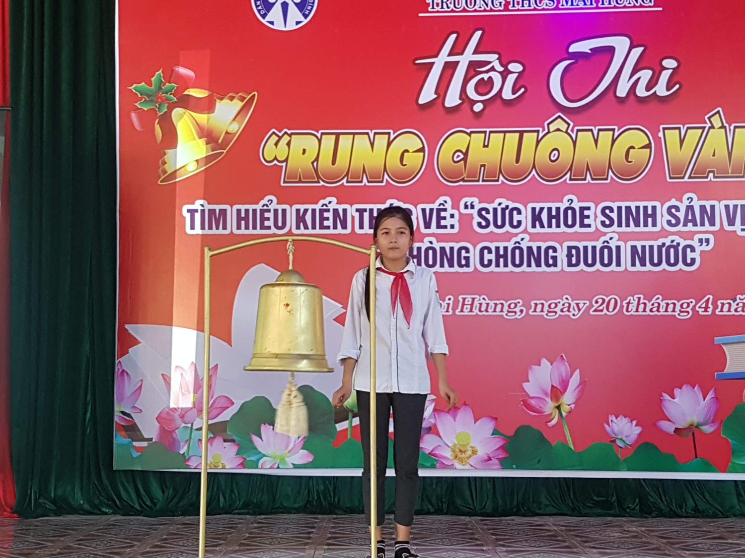 Em: Nguyễn Thị Hà học sinh lớp 8C đạt giải nhất cuộc thi rung chuông vàng tìm hiểu kiến thức sức khỏe sinh sản và phòng chống đuối nước năm 2019