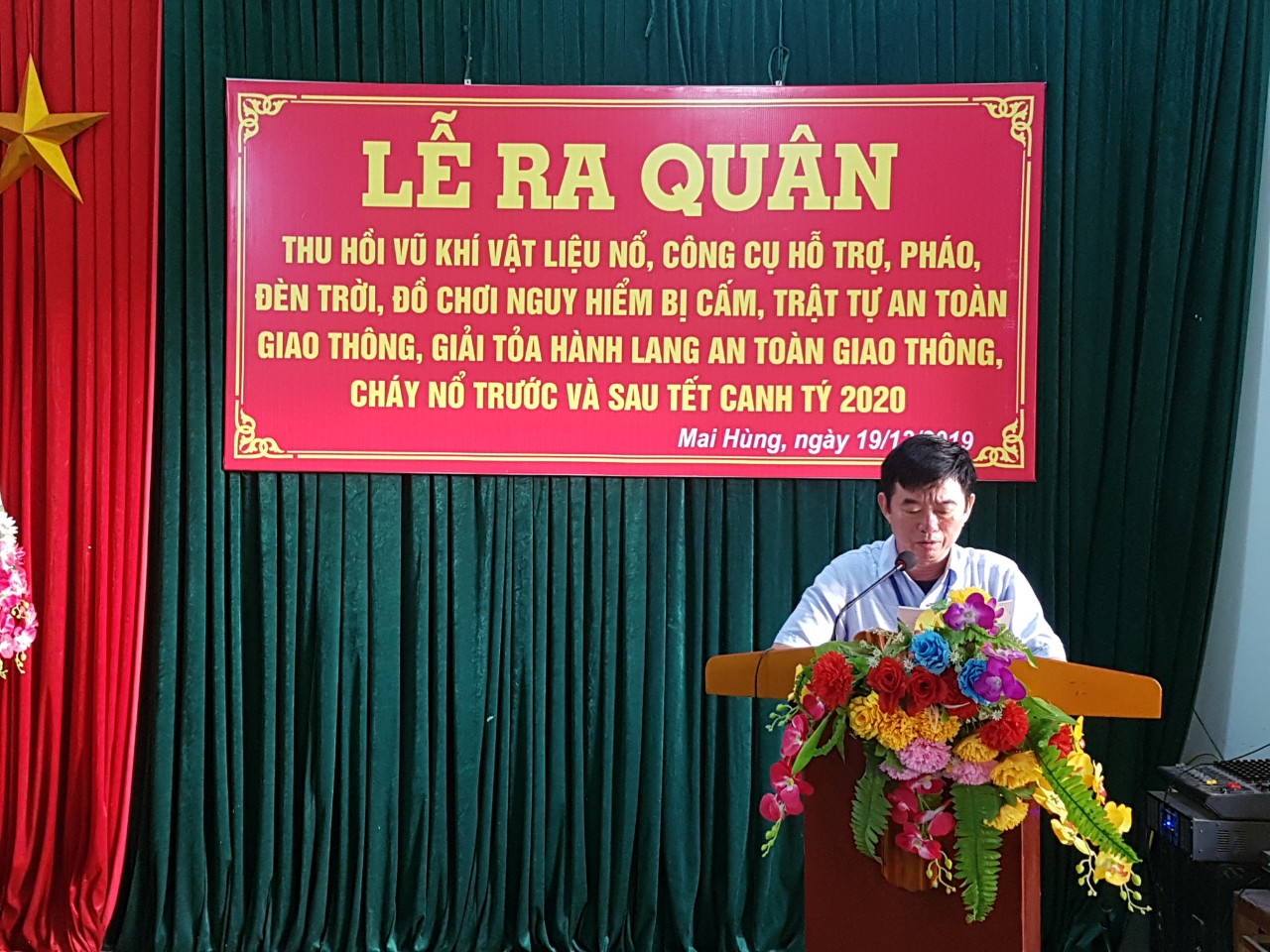 Đồng chí Lê Hưu Trung, Chủ tịch UBND phường phát biểu khai mạc buổi lễ